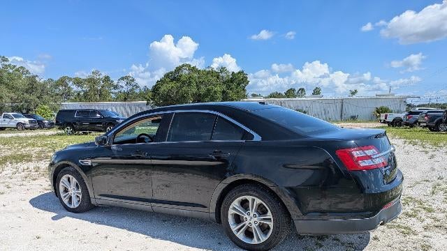2017 Ford Taurus SE