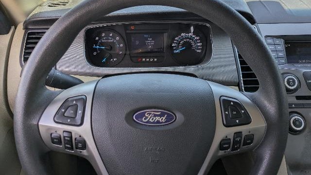 2017 Ford Taurus SE