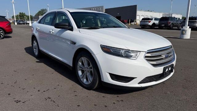 2017 Ford Taurus SE