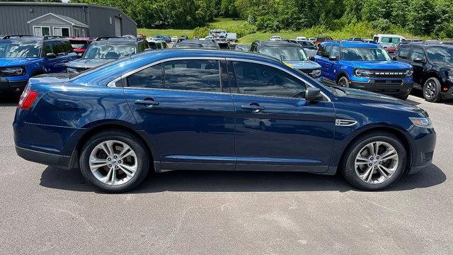 2017 Ford Taurus SE