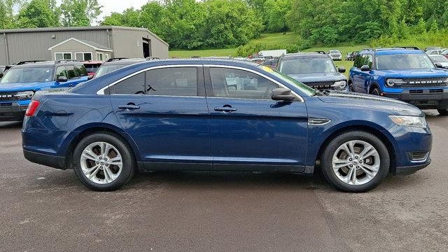 2017 Ford Taurus SE