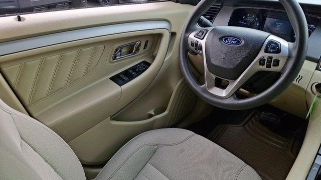 2017 Ford Taurus SE