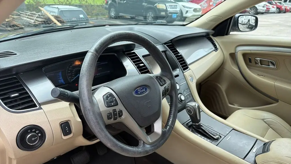 2015 Ford Taurus SEL