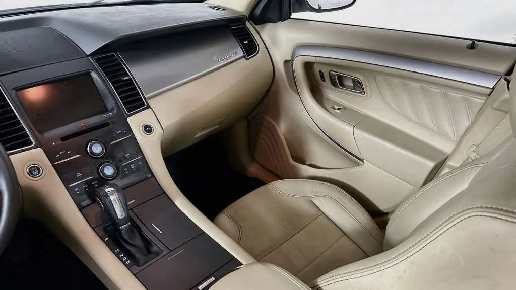 2015 Ford Taurus SEL