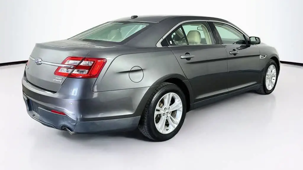 2015 Ford Taurus SEL