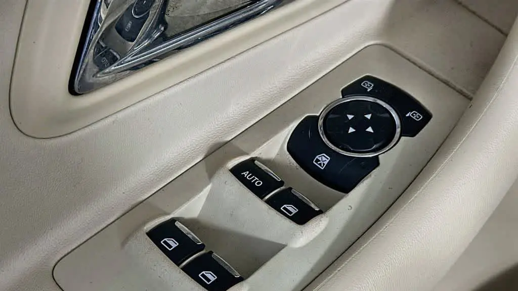 2015 Ford Taurus SEL