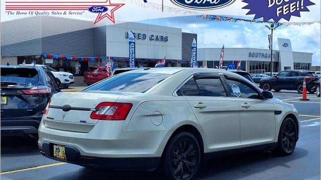 2010 Ford Taurus SEL