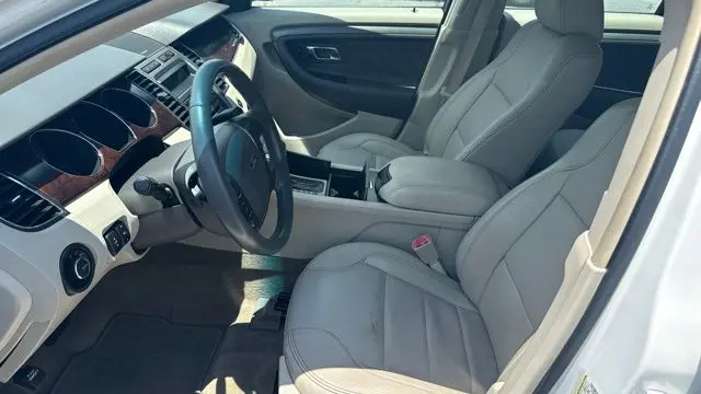 2011 Ford Taurus SEL