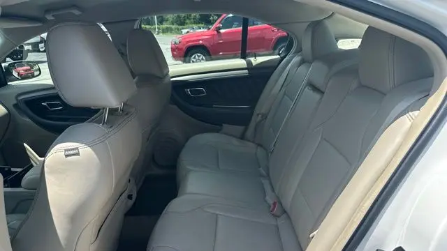 2011 Ford Taurus SEL