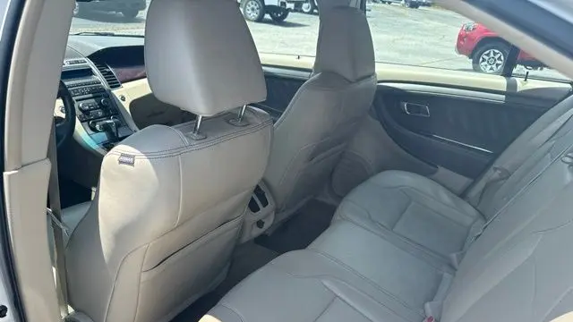 2011 Ford Taurus SEL