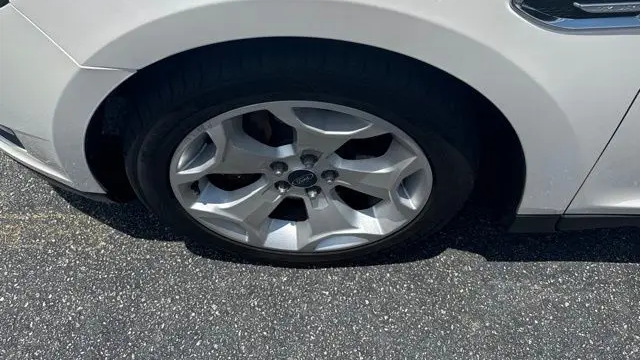2011 Ford Taurus SEL