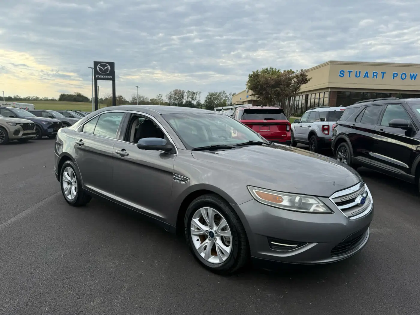 2012 Ford Taurus - $9,900