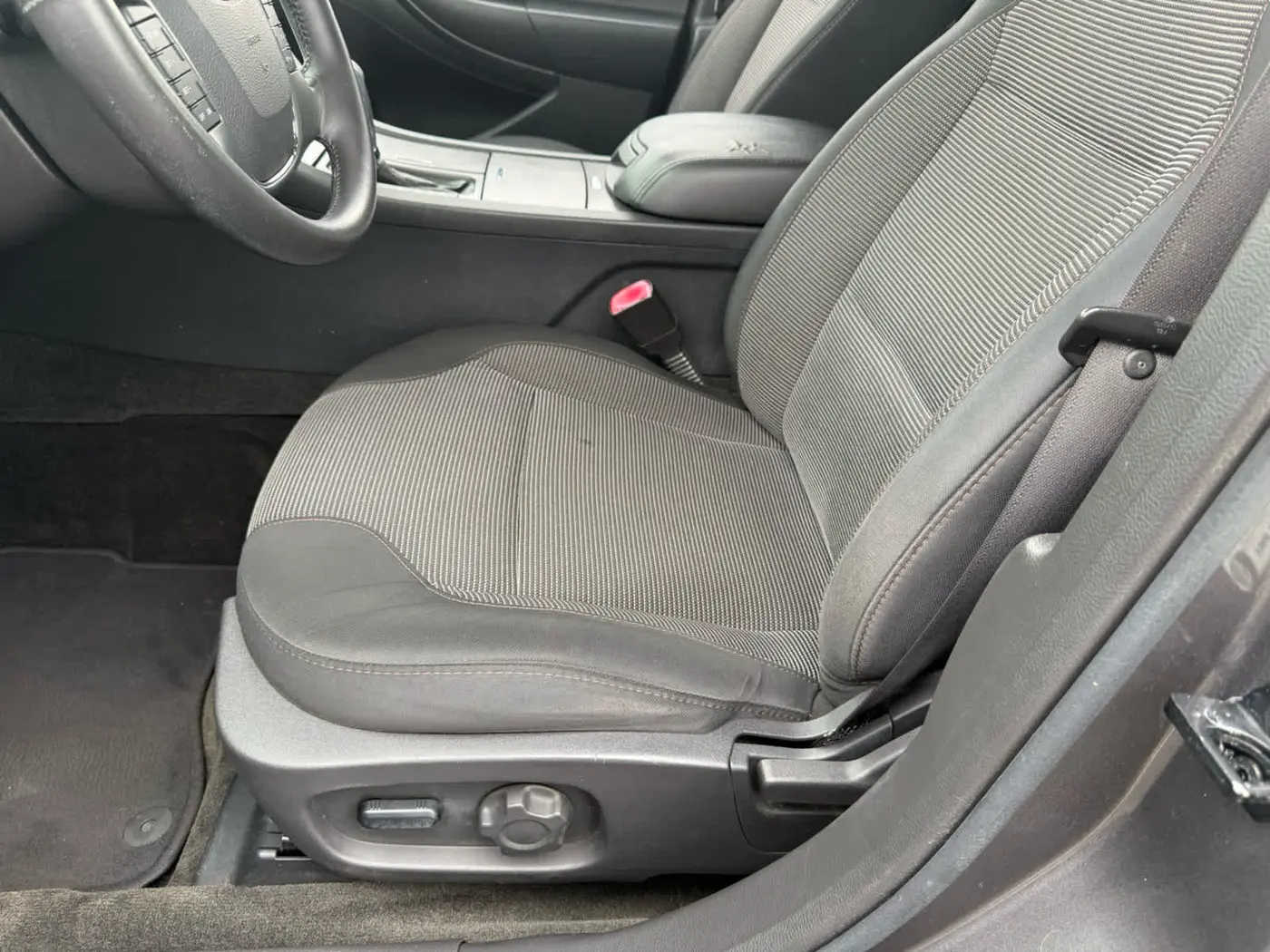 2012 Ford Taurus - $9,900