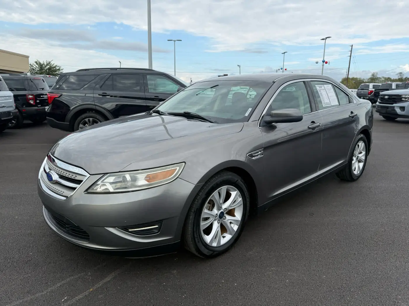 2012 Ford Taurus - $9,900