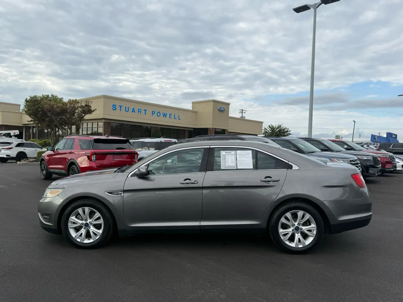 2012 Ford Taurus - $9,900