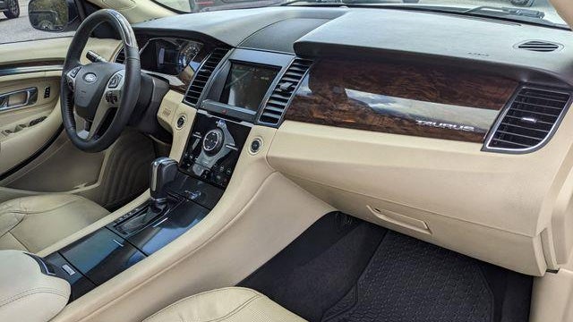 2018 Ford Taurus Limited