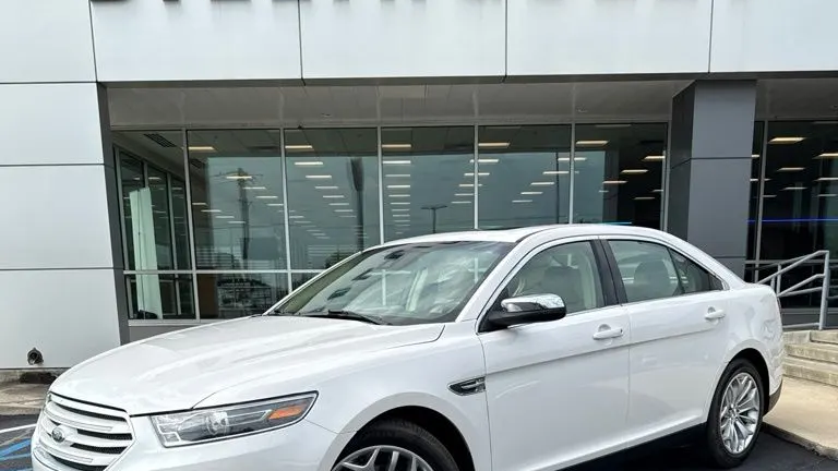 Preowned 2017 Ford Taurus Limited for Sale