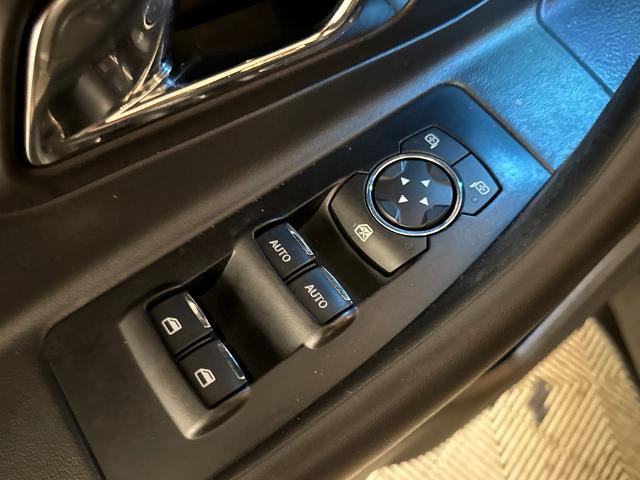 2017 Ford Taurus - $9,600