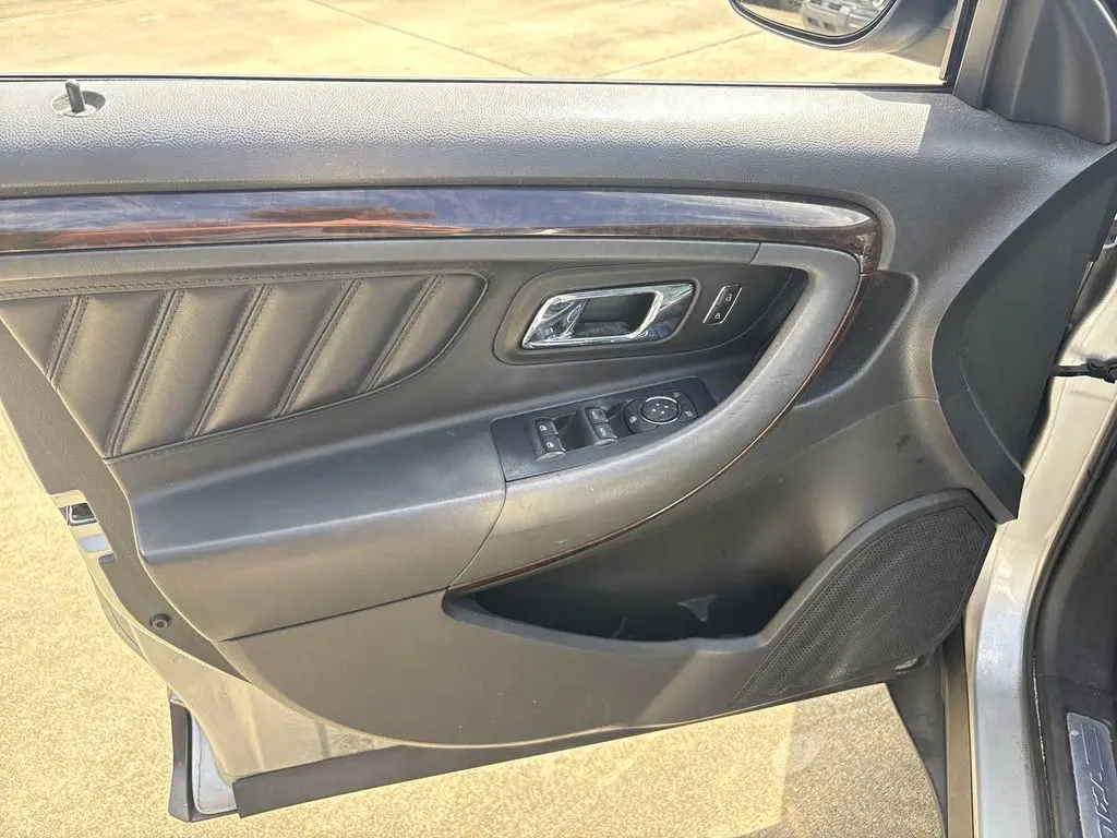 2015 Ford Taurus - $11,001