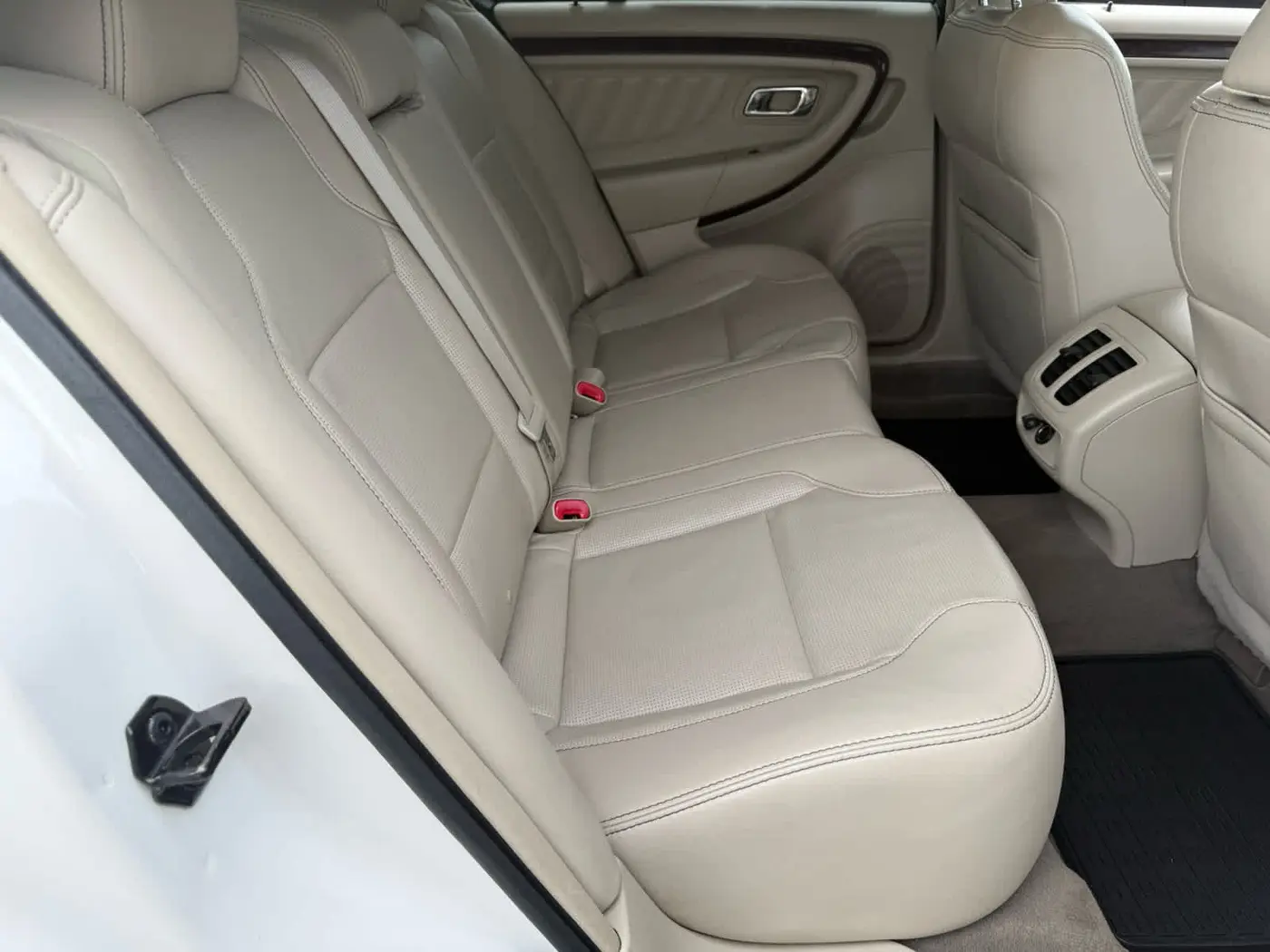 2010 Ford Taurus - $7,500