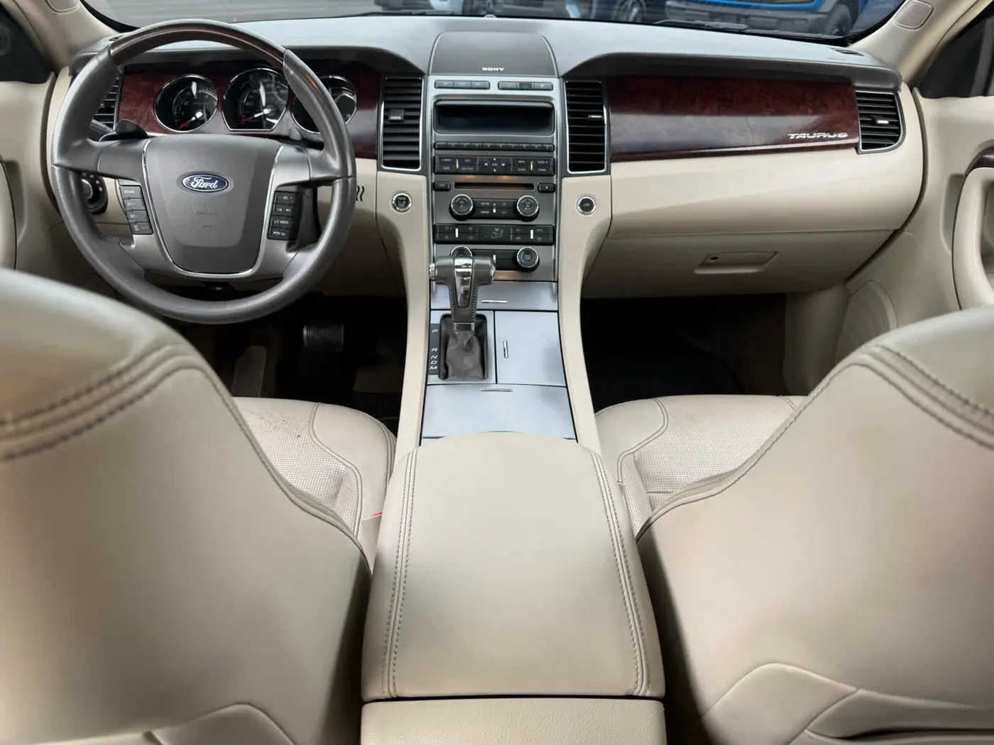 2010 Ford Taurus - $7,500