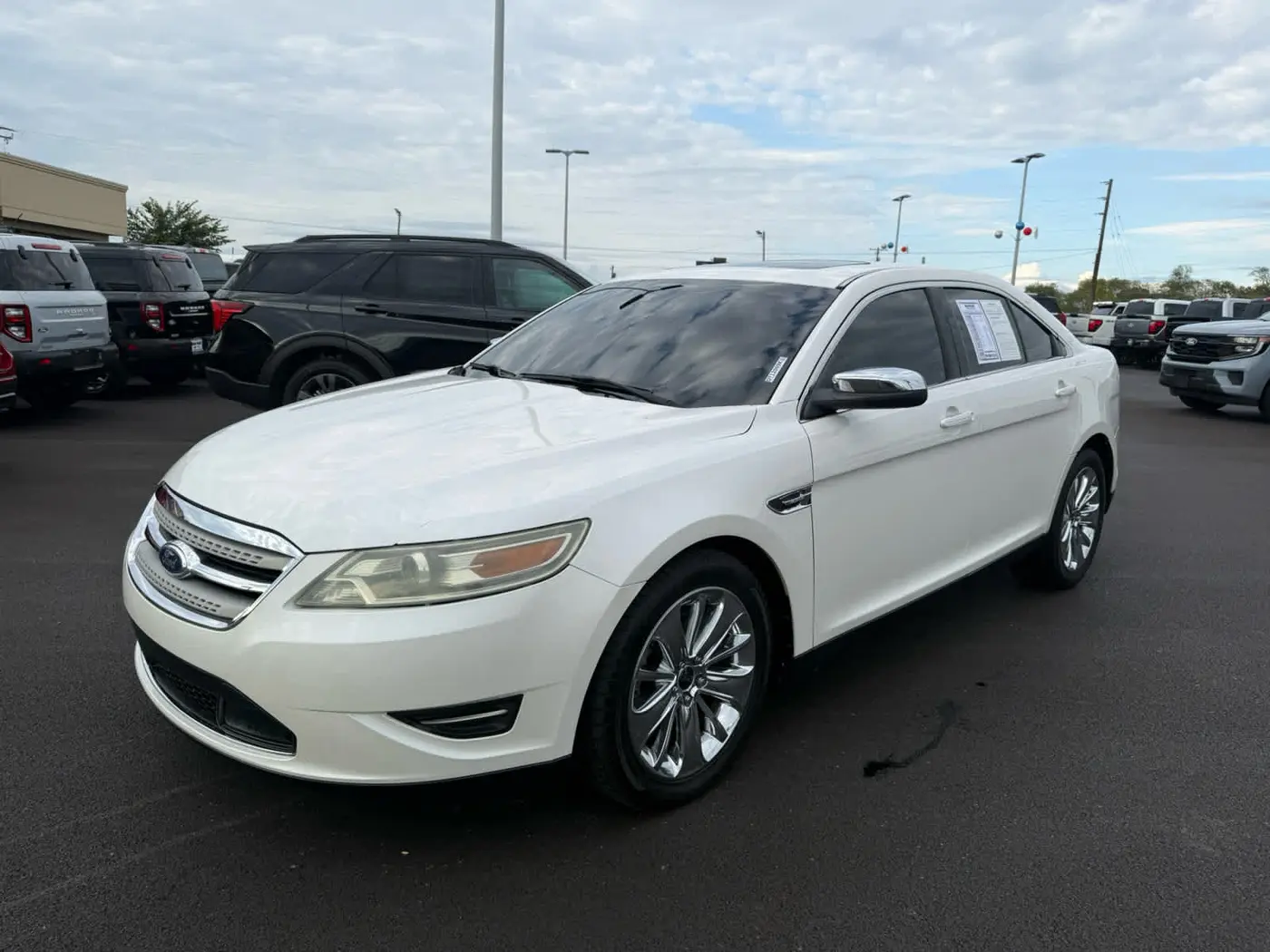2010 Ford Taurus - $7,500