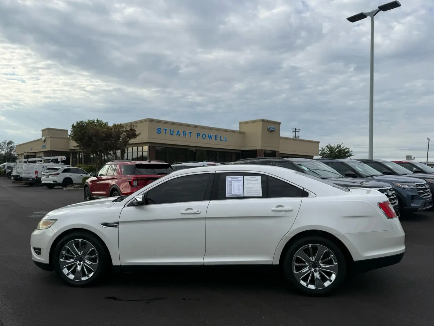2010 Ford Taurus - $7,500