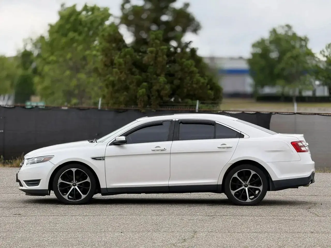 2014 Ford Taurus - $5,450
