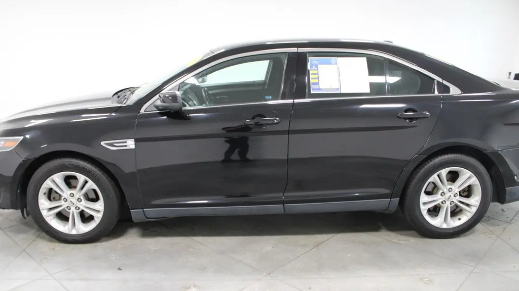 2017 Ford Taurus SEL