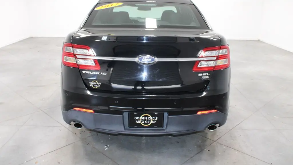 2017 Ford Taurus SEL