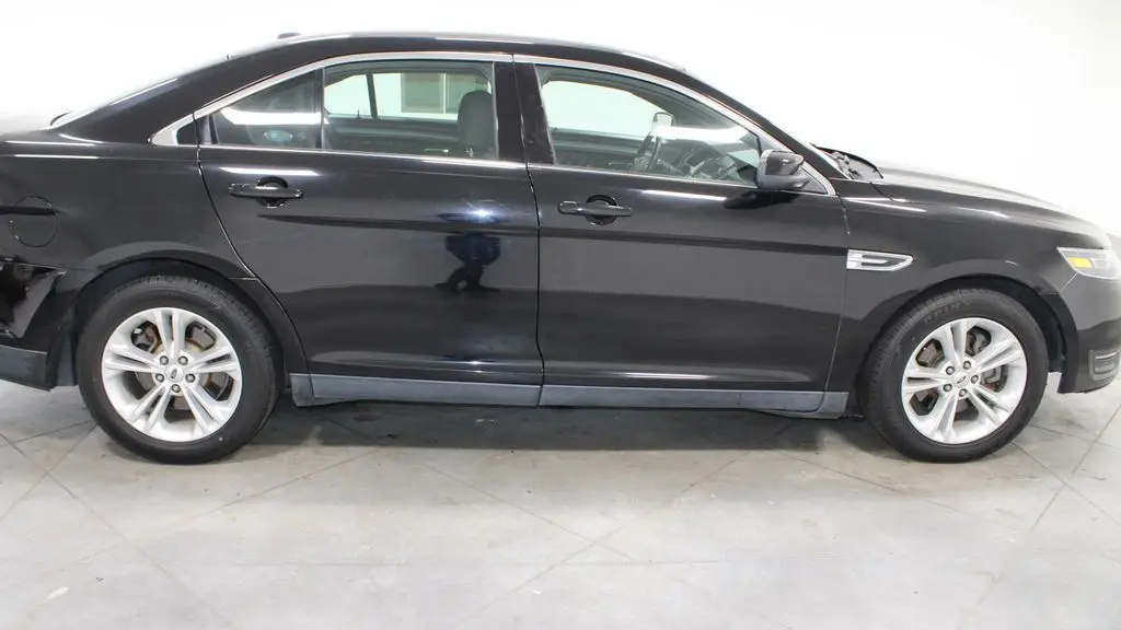 2017 Ford Taurus SEL