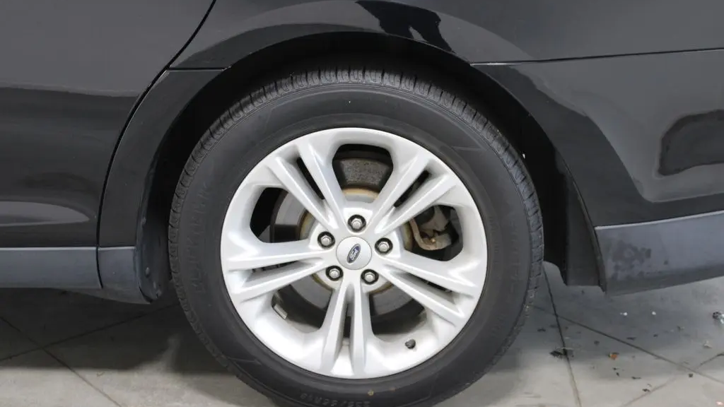 2017 Ford Taurus SEL