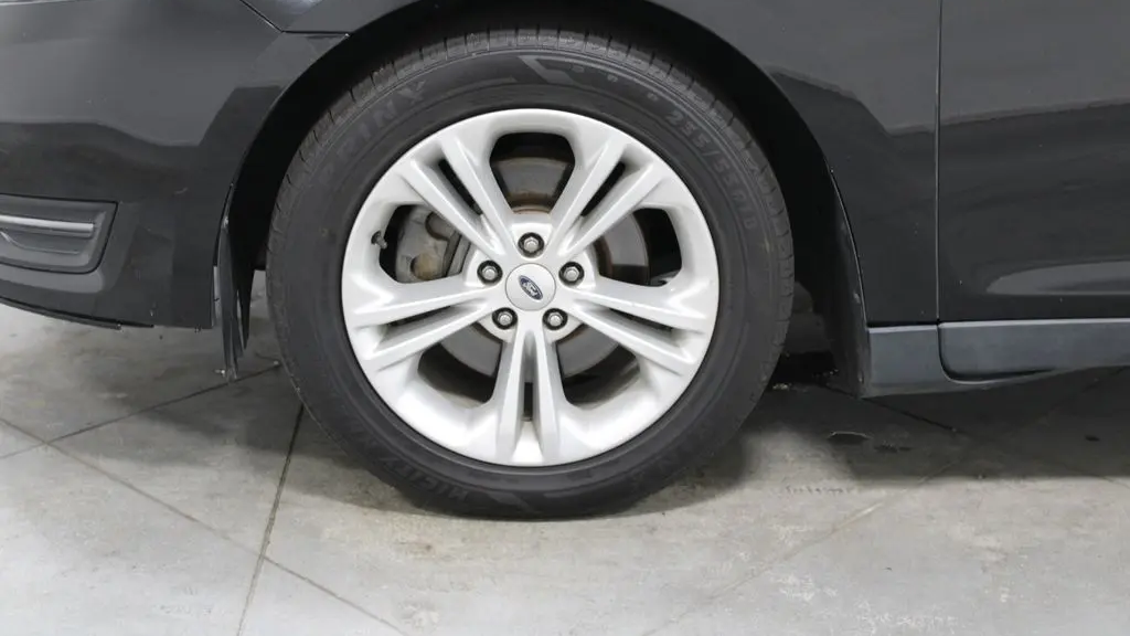 2017 Ford Taurus SEL