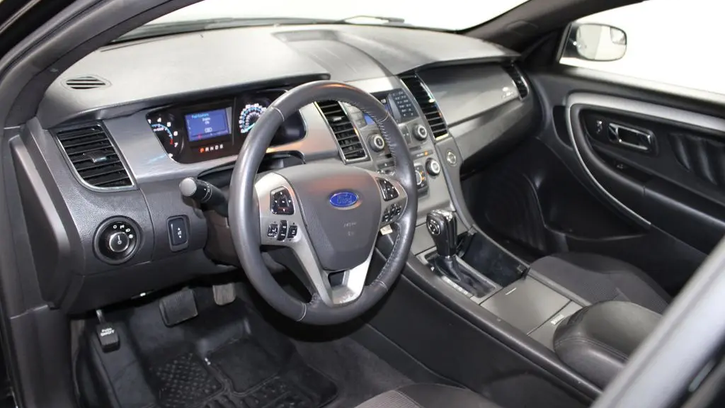 2017 Ford Taurus SEL
