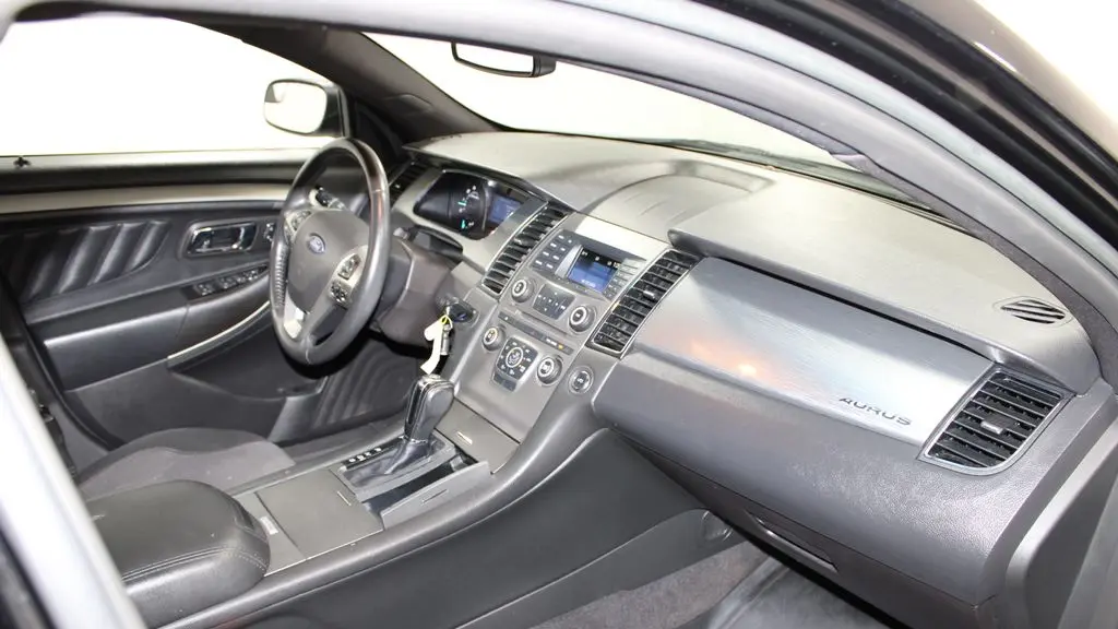 2017 Ford Taurus SEL