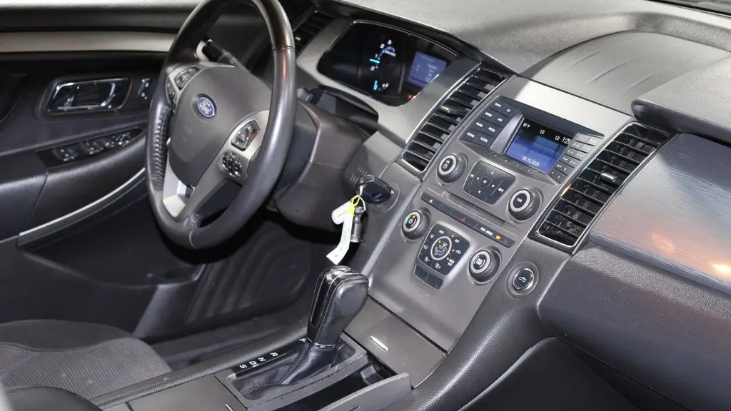 2017 Ford Taurus SEL