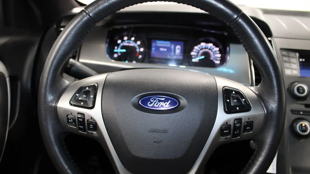 2017 Ford Taurus SEL