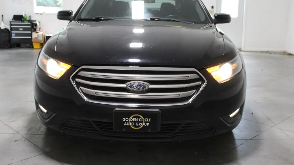2017 Ford Taurus SEL