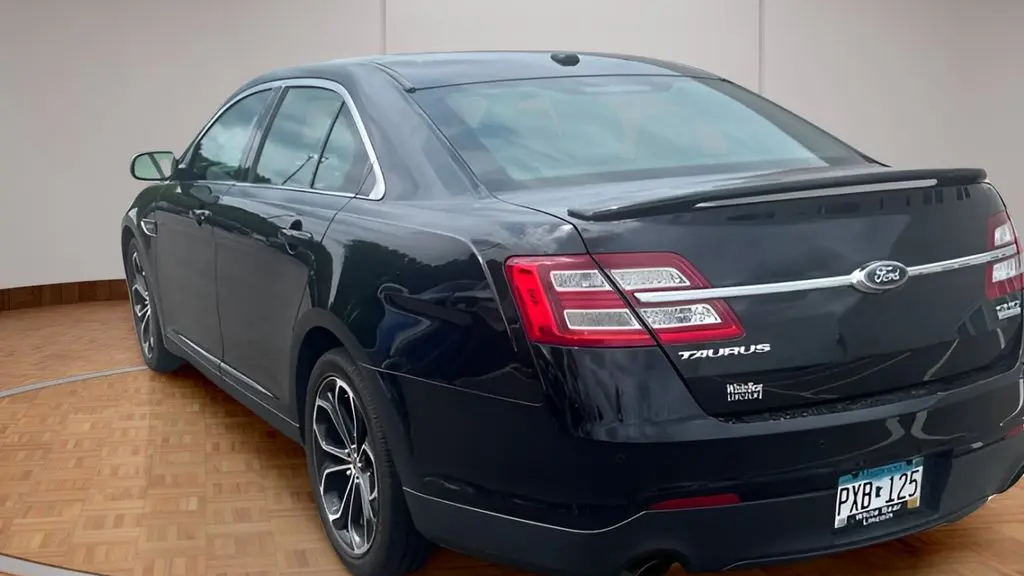 2017 Ford Taurus SHO