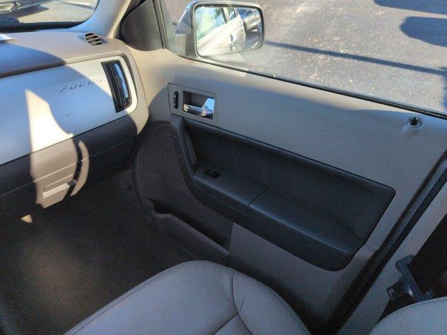 2009 Ford Focus - $8,995