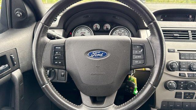 2010 Ford Focus SES