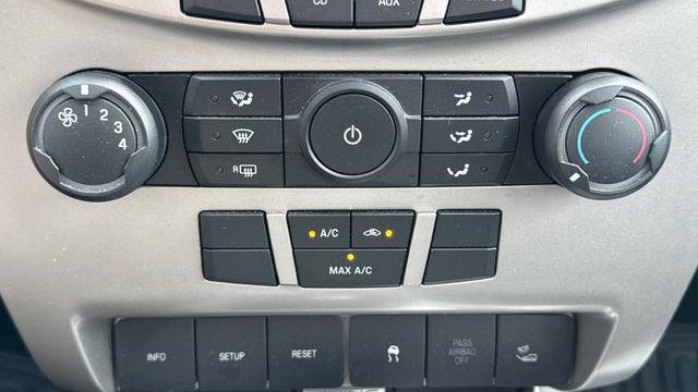 2010 Ford Focus SES