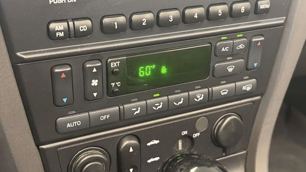 2002 Ford Thunderbird Deluxe