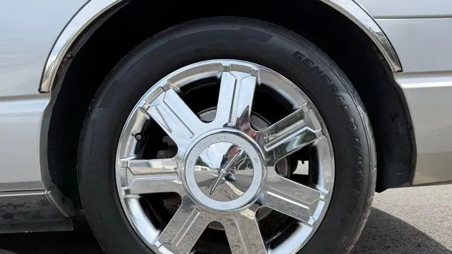 2005 Ford Thunderbird Deluxe