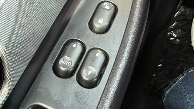 2005 Ford Thunderbird Deluxe