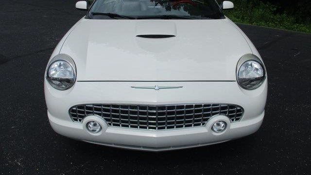 2002 Ford Thunderbird Deluxe