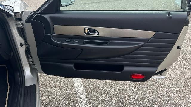 2004 Ford Thunderbird Deluxe
