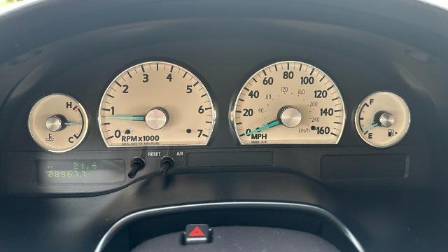 2004 Ford Thunderbird Deluxe