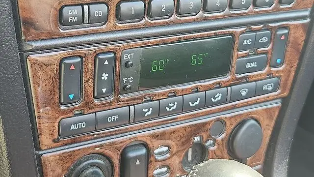 2003 Ford Thunderbird Premium