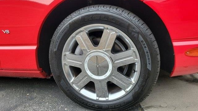 2004 Ford Thunderbird Deluxe
